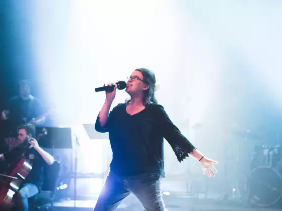 Open Voice Lesson: learn to sing and perform with an expert voice teacher & singer