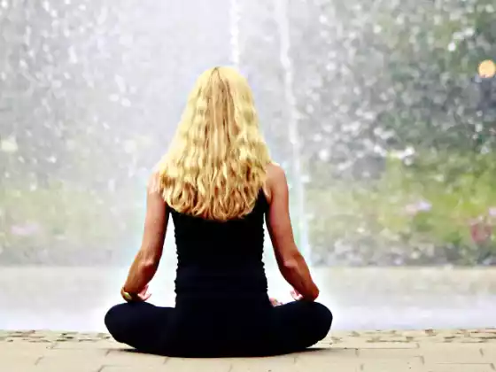 Meditasi untuk Landasan dan Keseimbangan yang Dalam