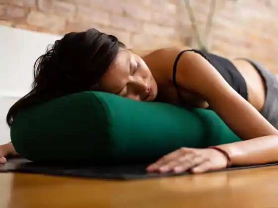 Yoga rigenerativo curativo - Yoga per il riposo (sessione di prova)