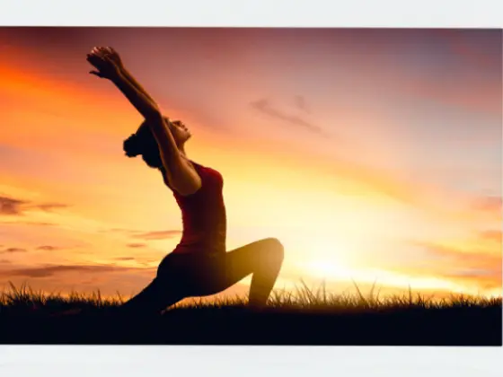 Yoga au lever du soleil